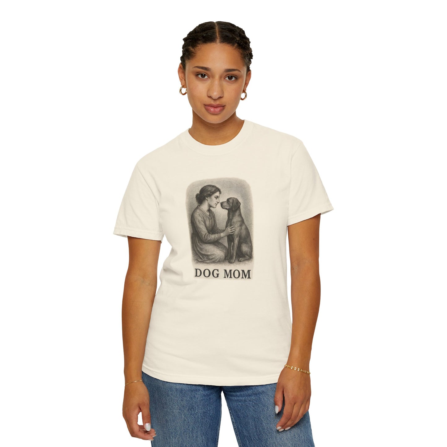Dog Mom Unisex T-Shirt, Cozy Gift for Pet Lovers, Vintage Style Tee, Cute Dog Owner Shirt, Ideal for Birthdays and Holidays