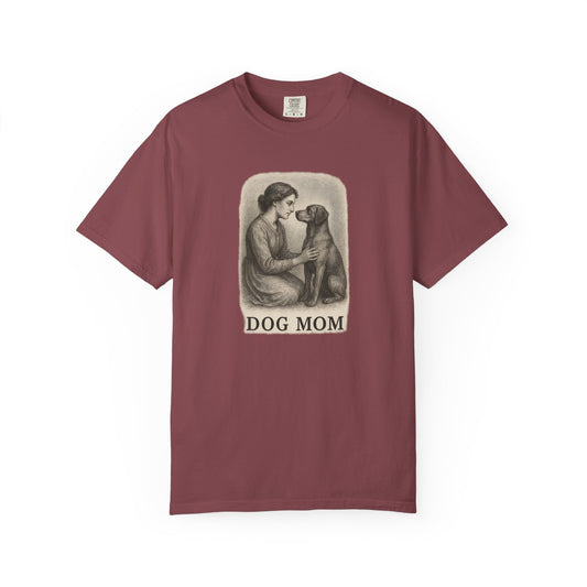 Dog Mom Unisex T-Shirt, Cozy Gift for Pet Lovers, Vintage Style Tee, Cute Dog Owner Shirt, Ideal for Birthdays and Holidays